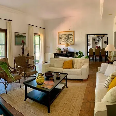 Un Autentico Oasis Rodeado De Historia