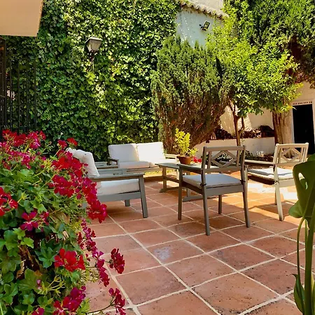 Un Autentico Oasis Rodeado De Historia Villa